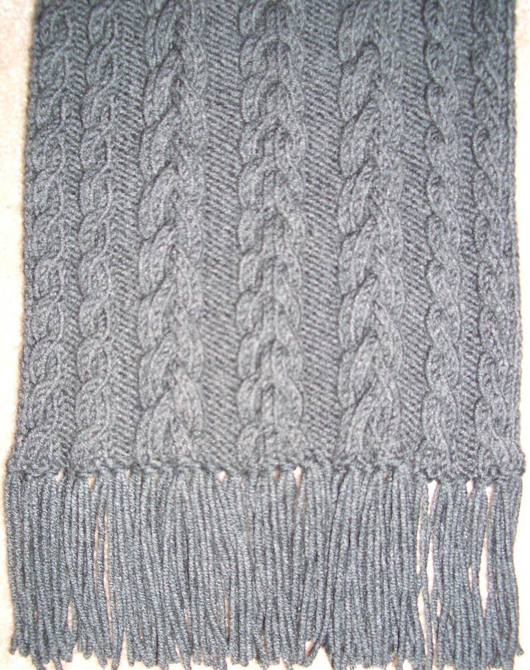 Knitted Cable Scarf with Fringe LS Skittone